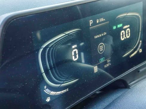 Certified 2024 Kia Sportage EX w/ EX Premium Package image 23