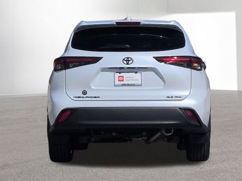 Certified 2026 Toyota Highlander XLE image 6
