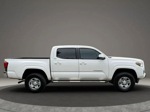 Used 2019 Toyota Tacoma SR5 image 9