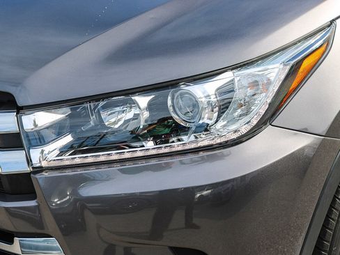 Used 2019 Toyota Highlander Limited Platinum image 5