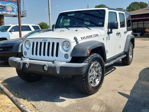Used 2016 Jeep Wrangler Unlimited Rubicon w/ Connectivity Group image 3