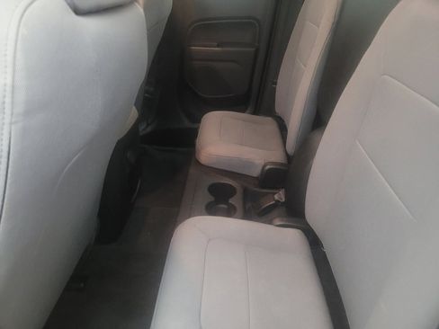 Used 2019 Chevrolet Colorado W/T w/ WT Convenience Package RWD image 18