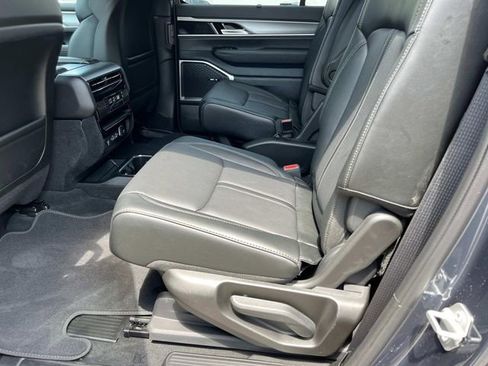 New 2025 Jeep Wagoneer L Series II w/ Convenience Group I image 7