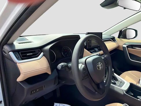 Used 2021 Toyota RAV4 XLE image 25