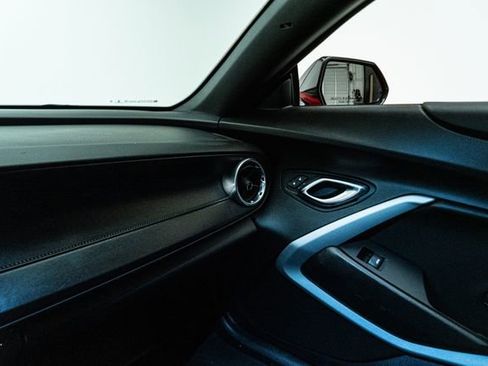 Used 2019 Chevrolet Camaro SS image 27