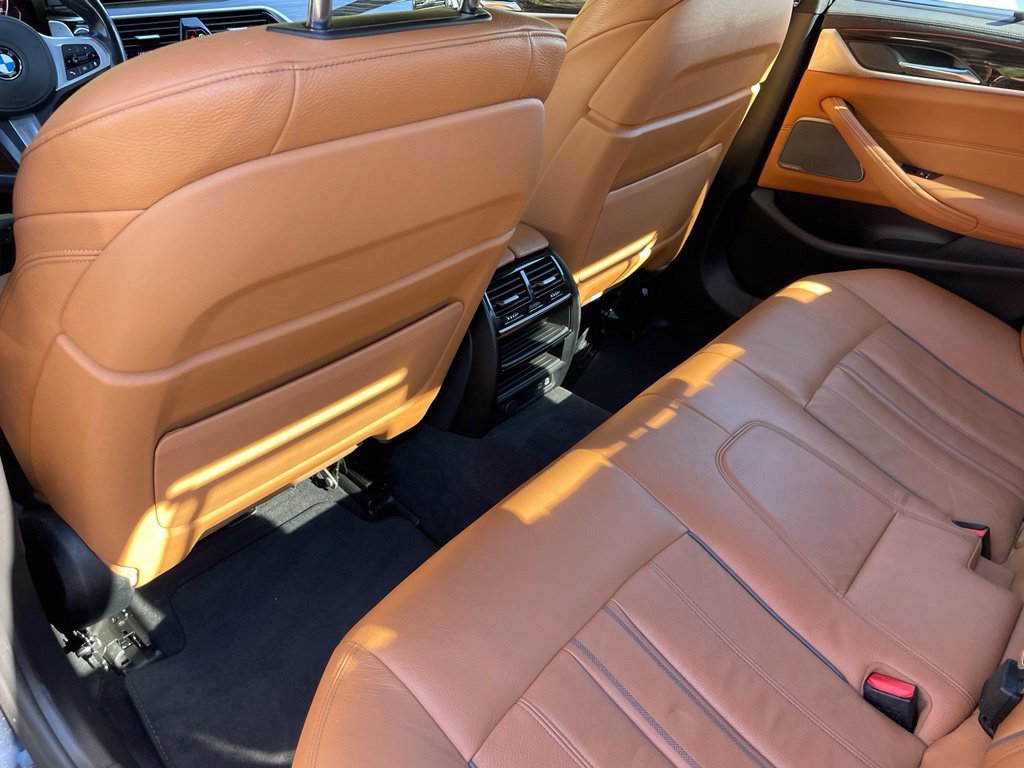 Used 2020 BMW M550i xDrive w/ Executive Package AWD/4WD image 8