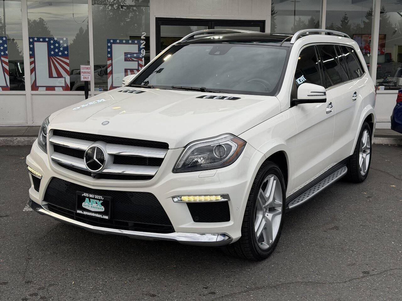 Used 2015 Mercedes-Benz GL 550 4MATIC w/ Driver Assistance Package image 1