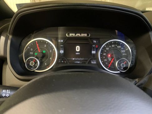 Used 2025 RAM 3500 Big Horn AWD/4WD image 29
