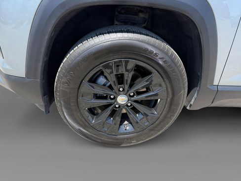 Used 2025 Chevrolet Equinox LT w/ Convenience Package II AWD/4WD image 9