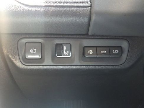 Used 2023 GMC Acadia SLT w/ Elevation Edition AWD/4WD image 28