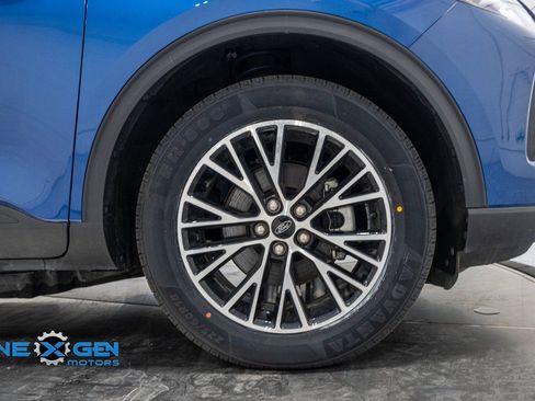 Used 2023 Ford Escape SE image 40