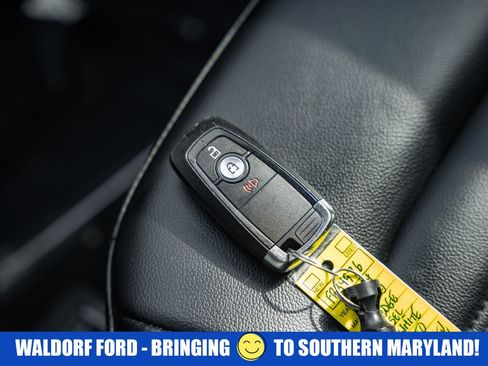 Used 2024 Ford Edge SEL image 46