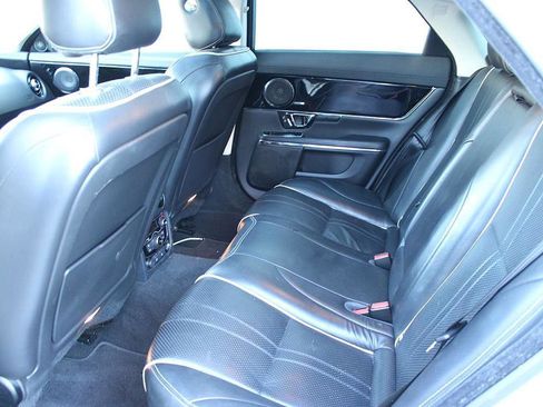 Used 2016 Jaguar XJ R-Sport image 20