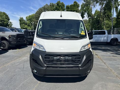 Used 2025 RAM ProMaster 2500 w/ Convenience Group FWD image 4