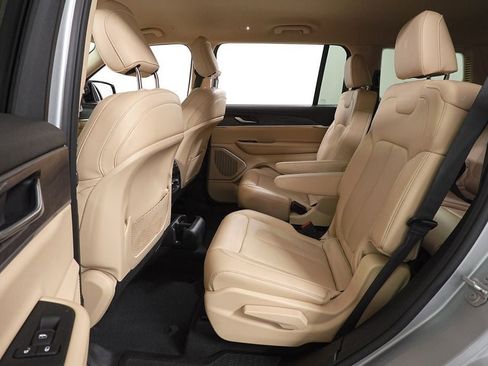 Used 2022 Jeep Grand Cherokee L Limited image 11