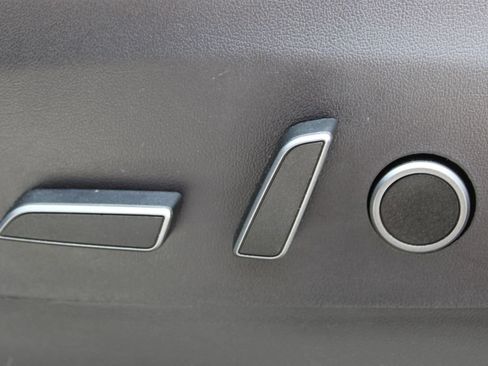 Used 2021 Tesla Model Y Long Range AWD/4WD image 7
