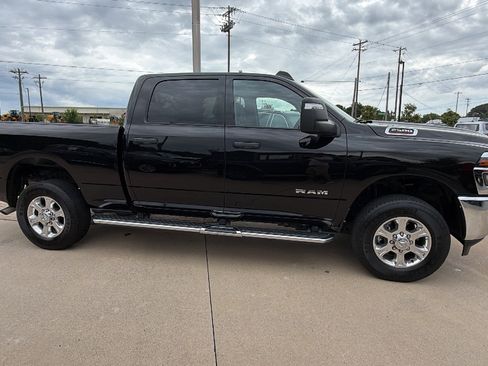 Used 2025 RAM 2500 Big Horn AWD/4WD image 7