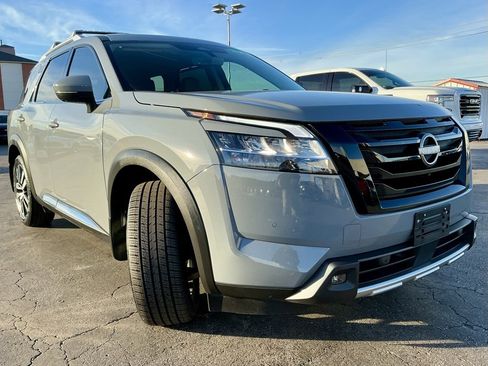 Used 2023 Nissan Pathfinder Platinum w/ Black Appearance Package image 2