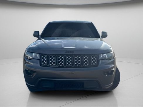 Used 2017 Jeep Grand Cherokee Altitude AWD/4WD image 13