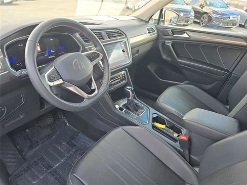Used 2023 Volkswagen Tiguan SE FWD image 13