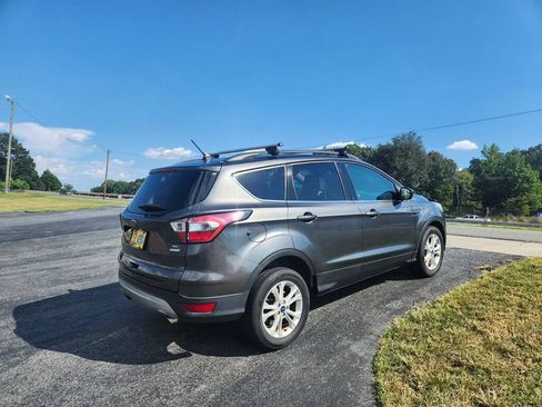 Used 2018 Ford Escape SE w/ SE Sync 3 Package FWD image 5