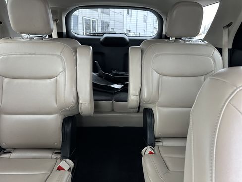 Used 2023 Ford Explorer XLT w/ Equipment Group 202A image 25