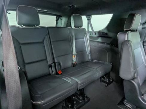 Used 2023 Chevrolet Suburban Premier AWD/4WD image 23