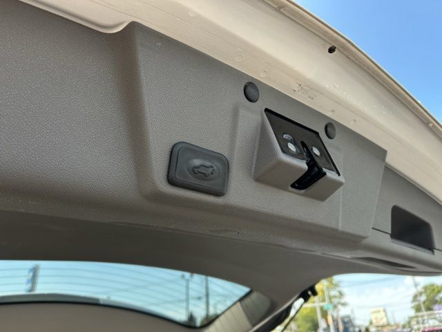 Used 2014 Chevrolet Traverse LTZ AWD/4WD image 13