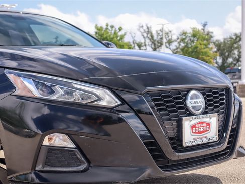 Used 2021 Nissan Altima 2.5 SV image 3