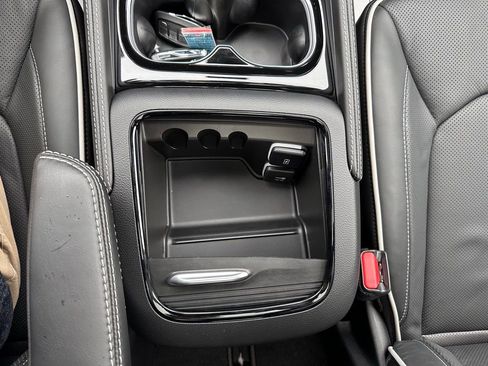 New 2026 Chrysler Pacifica Limited w/ S Appearance Package image 19