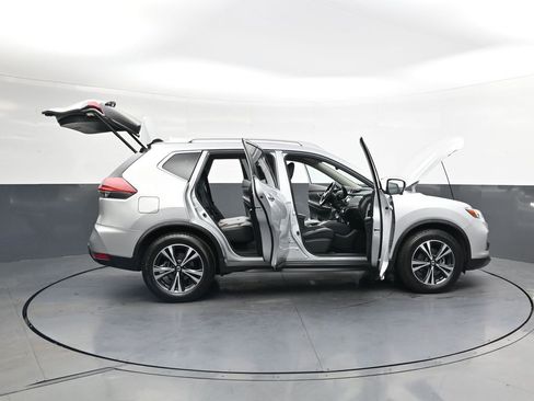 Used 2018 Nissan Rogue SL FWD image 46
