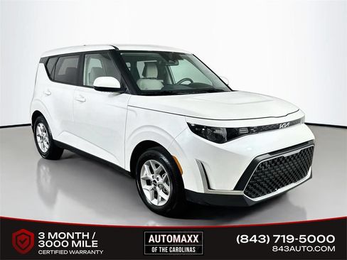 Used 2025 Kia Soul LX w/ LX Technology Package FWD image 1