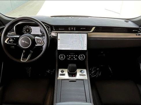 Used 2025 Jaguar F-PACE R-Dynamic S image 19