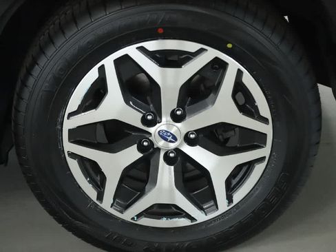 Used 2023 Subaru Forester Premium AWD/4WD image 42