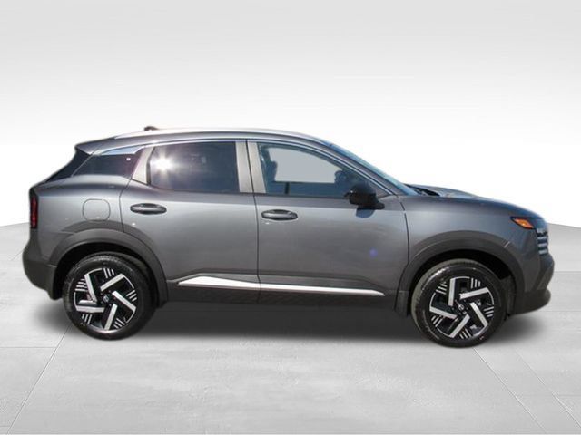 Used 2026 Nissan Kicks SV w/ Illumination Package FWD image 2