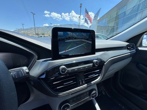Certified 2025 Ford Escape Active AWD/4WD image 36