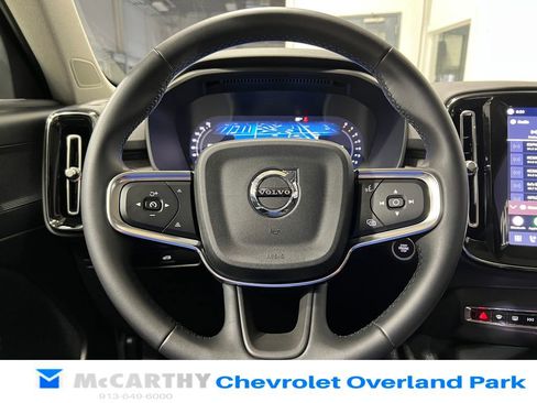 Used 2025 Volvo XC40 B5 Plus AWD/4WD image 12