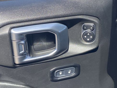 Certified 2022 Jeep Wrangler Unlimited Sport AWD/4WD image 18