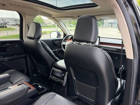 Used 2022 Lincoln Aviator Reserve w/ Equipment Group 201A AWD/4WD image 33