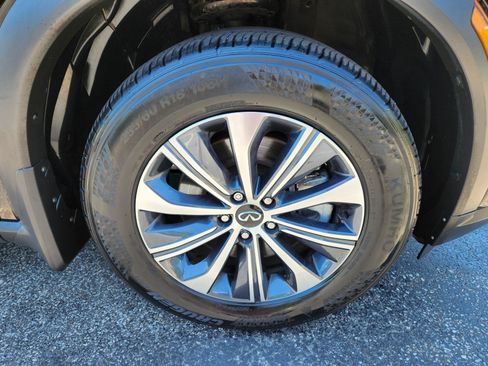 Certified 2025 INFINITI QX60 Pure w/ Cargo Package AWD/4WD image 7