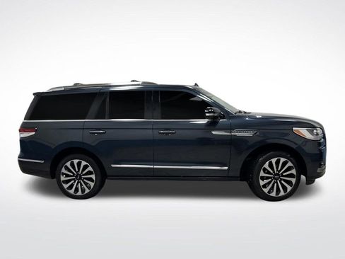 Used 2024 Lincoln Navigator Reserve image 2