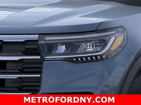 New 2026 Ford Explorer Active image 18