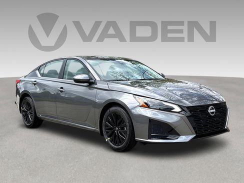 New 2026 Nissan Altima 2.5 SV FWD image 1