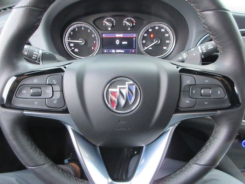 Used 2023 Buick Enclave Essence image 22