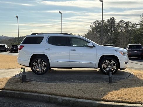 Used 2018 GMC Acadia Denali w/ Technology Package image 8