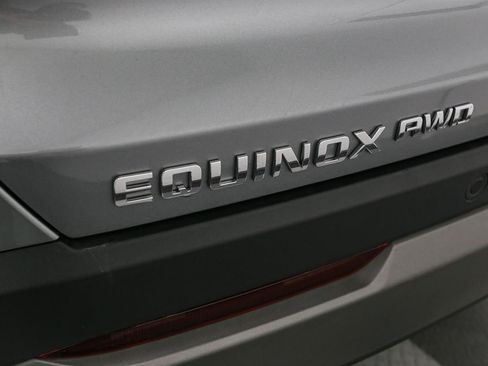 Used 2026 Chevrolet Equinox LT AWD/4WD image 11
