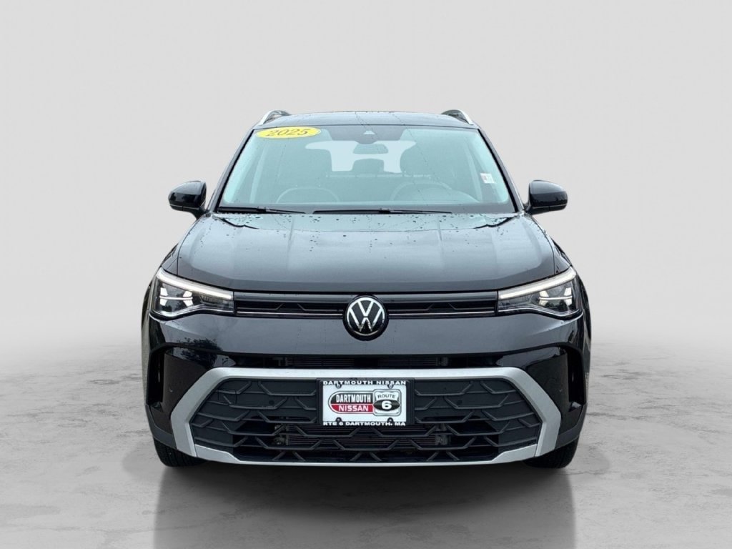 Certified 2025 Volkswagen Taos SE AWD/4WD image 2