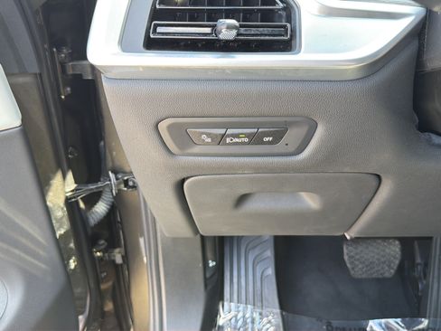 Used 2024 BMW X5 sDrive40i w/ Premium Package RWD image 19