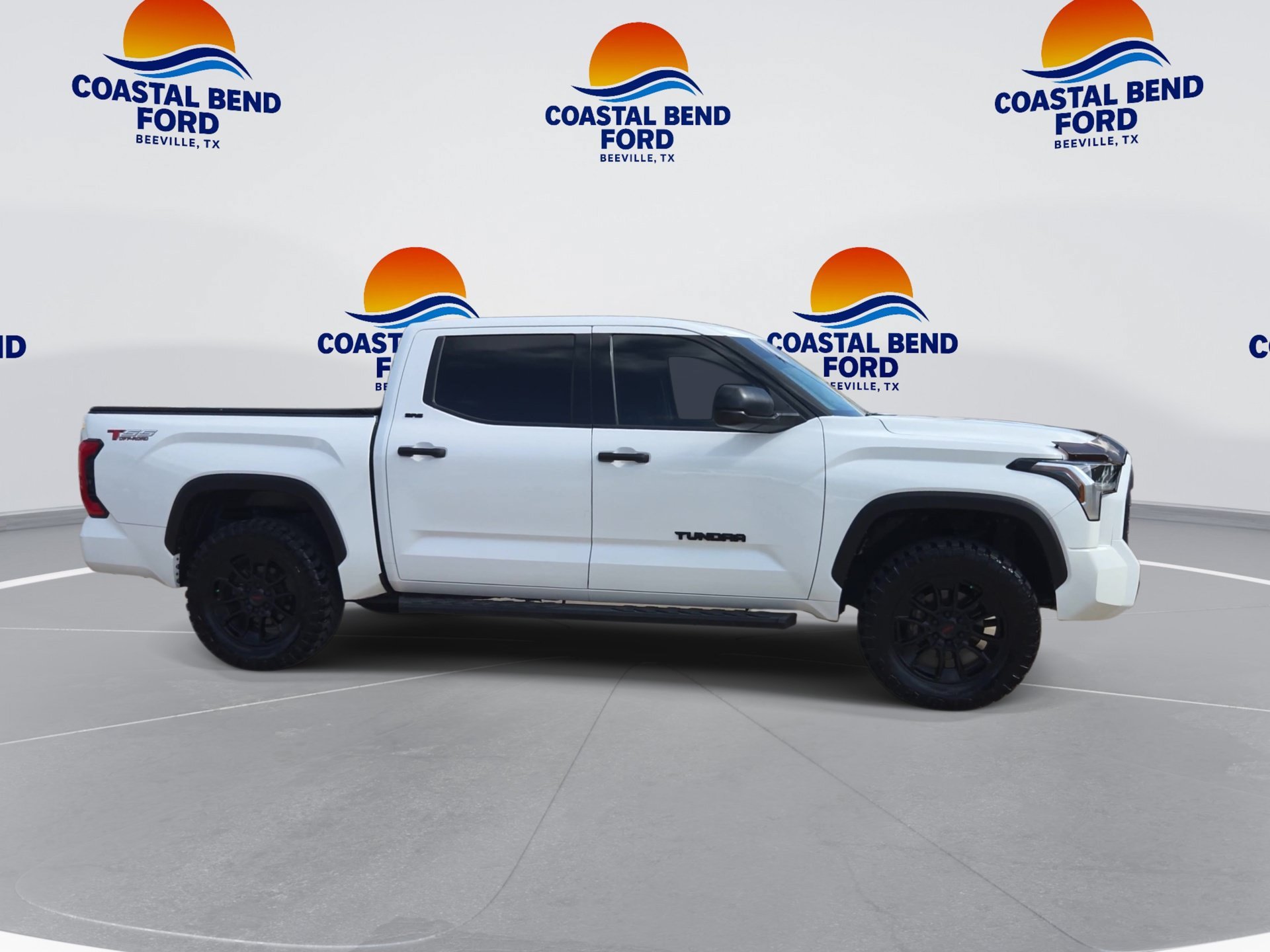 Used 2023 Toyota Tundra SR5 AWD/4WD image 9