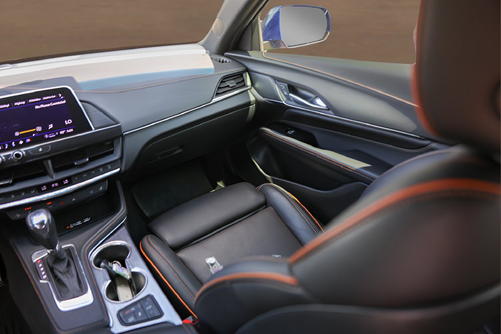 Used 2023 Cadillac CT4 Sport w/ Technology Package RWD image 27